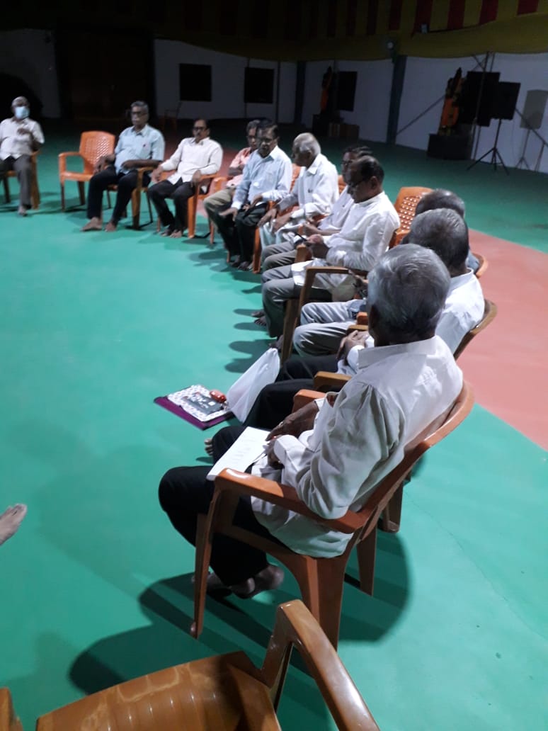 Aanand Prasad garu explaining about ethical vaues in 14th monthly meeting held on 2023-11-06 at 18.20.45 in Ramalayam.